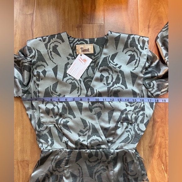 Vintage Elegant Silver Foil ‘Tobi’ Long Sleeve Belted Cocktail Dress Size Small - Picture 8 of 11